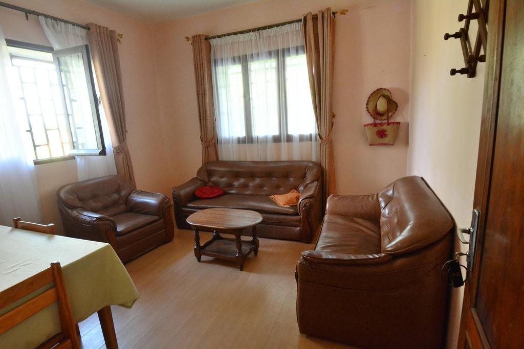 Hotel Chez Jeanne Antananarivo Buitenkant foto